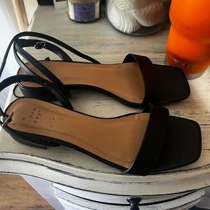 Low heel sandals